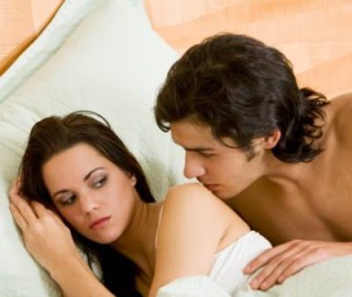 Dores durante o sexo é sinal de que há algo errado - Foto: Getty Images
