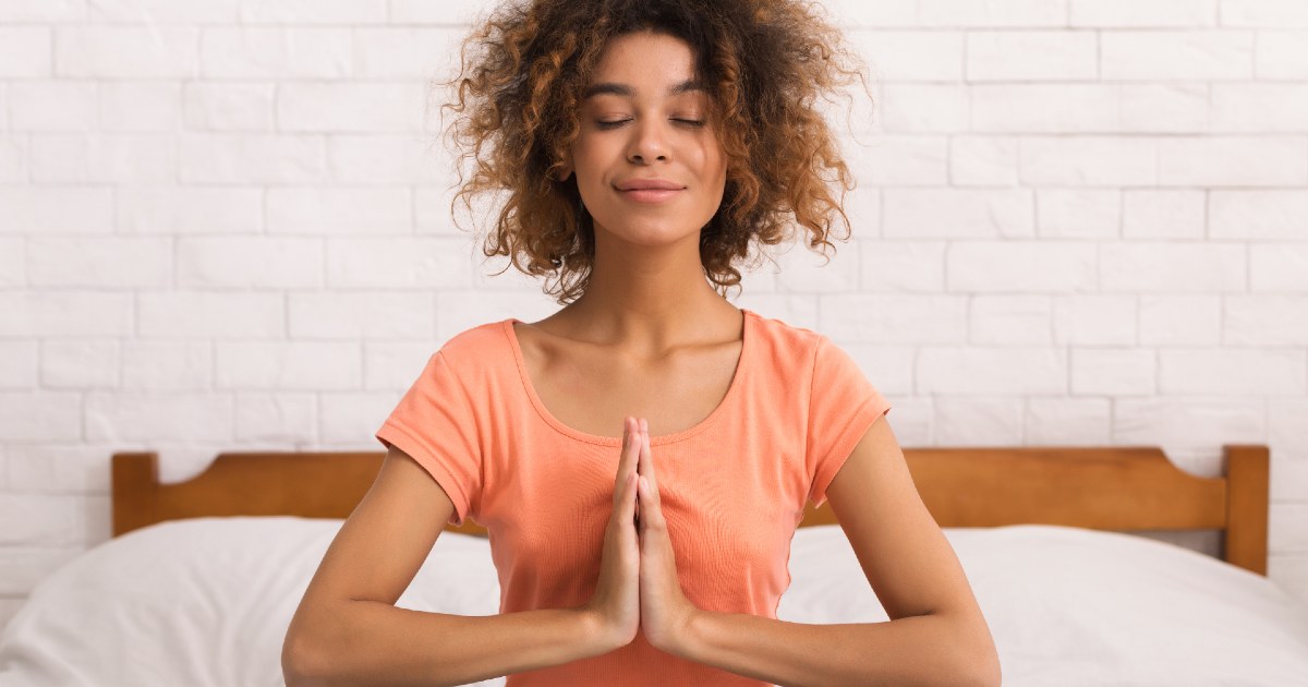 3 posturas de yoga que ajudam contra ansiedade e estresse - Minha Vida