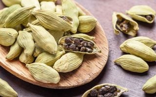 sementes de cardamomo