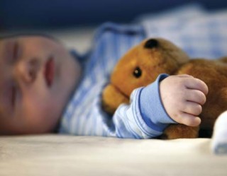 Bebês e crianças precisam de rotinas de sono diferenciadas