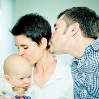 Casal com bebê - Foto: Getty Images