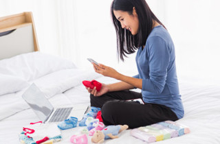 Cuidado com os exageros na hora de montar o enxoval do bebê (Foto: Shutterstock)