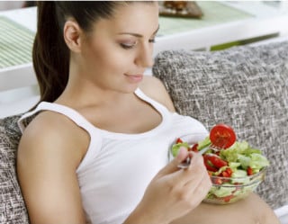 Aprenda a se alimentar corretamente durante a gravidez