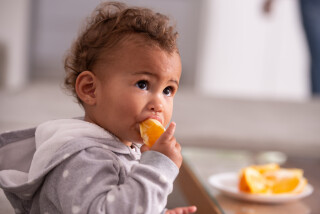 O meu bebé não aceita alimentos sólidos e agora?