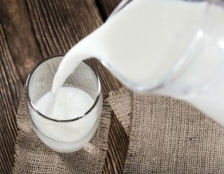 Inchaço, gases e náusea: descubra se você tem intolerância à lactose e como tratar