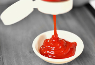 Ketchup caseiro te permite controlar a quantidade de açúcar - Foto: Shutterstock