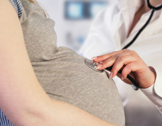 Seguindo o tratamento indicado pelo médico, as mães soropositivas podem ter bebês sem o vírus