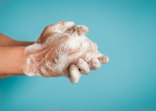 Lave as mãos corretamente e se previna do coronavírus - Foto: Shutterstock