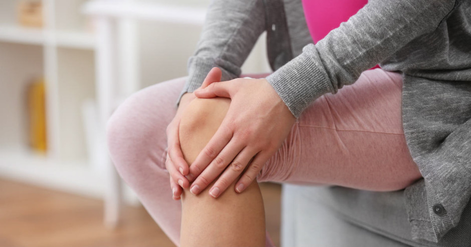  5 exercícios para dor no joelho - Créditos: Africa Studio/Shutterstock