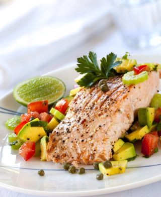 salmão com legumes - Foto: Getty Images