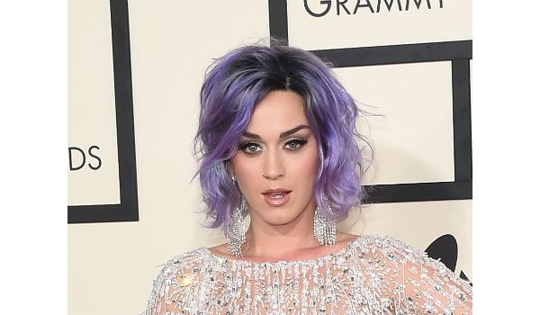 Katy Perry é a rainha dos cabelos coloridos