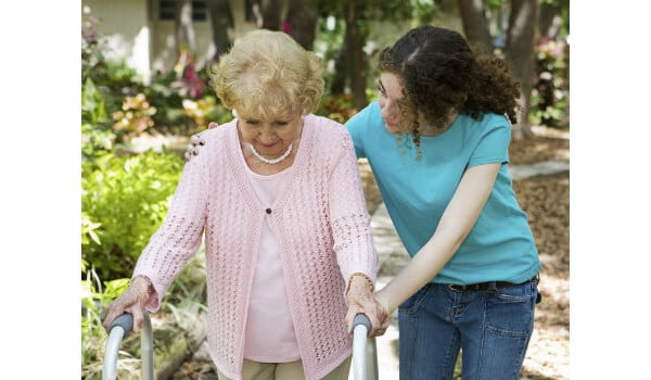 Equilíbrio do idoso pode ser prejudicado por inúmeros fatores
