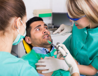 Visitar o dentista a cada seis meses tem muitos benefícios, inclusive evitar a necessidade de diversos procedimentos desconfortáveis