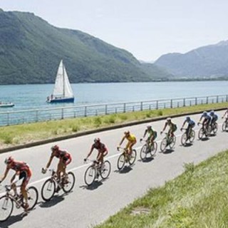 grupo de ciclistas te estimula pro esporte