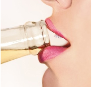Evite o consumo de álcool na dieta - Foto: Getty Images