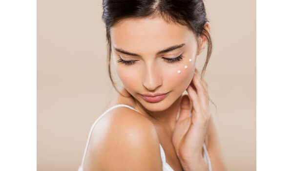 Protetor solar x acne: esclareça os principais mitos e verdades