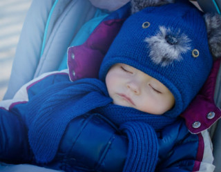 Frio x calor: você sabe como vestir seu bebê?