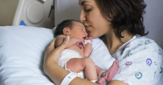 Complicações de COVID-19 são raras em recém-nascidos, descobre estudo. Foto: Ariel Skelley | Getty Images