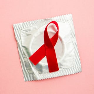 Sexo anal aumenta o risco de transmissão da Aids, aumentando importância da camisinha - Foto: Getty Images