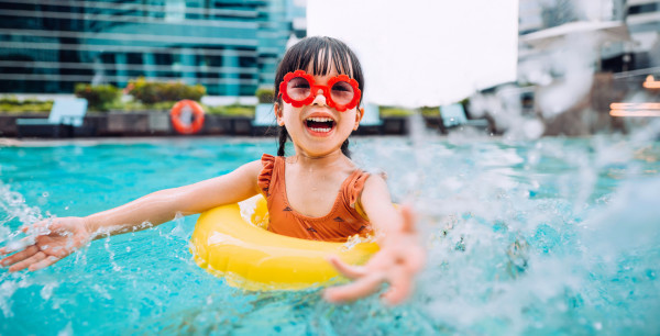 Como nadar na piscina e garantir a segurança de toda a família