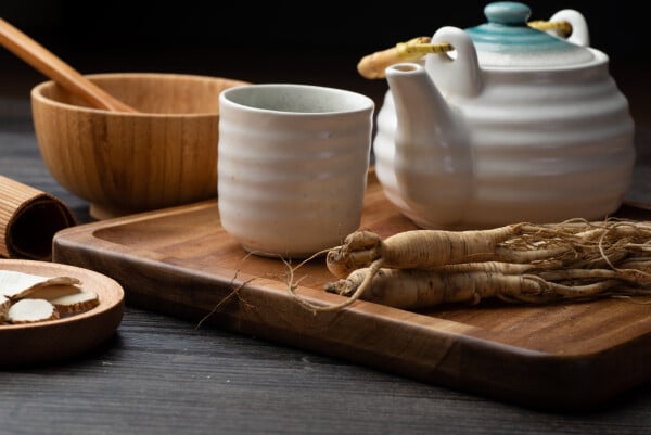 Ginseng coreano e bulé de chá