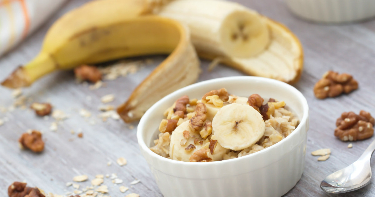 Bolo de Banana com Aveia e Castanhas - Receita Toda Hora