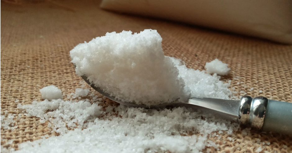 Desafio do sal: consequências vão de tontura a inchaço cerebral 