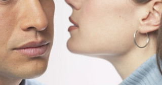 Voz e cheiro são características que influenciam na atração