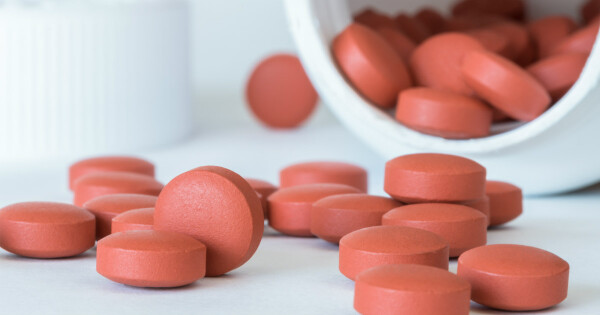 Ibuprofeno pode agravar quadro de Covid-19, indica estudo - Créditos: Michelle Lee Photography/Shutterstock