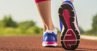 Mudar o ritmo de caminhada ajuda a queimar mais calorias