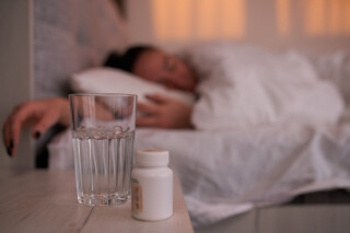 Remédios para dormir: veja os melhores e alternativas naturais