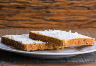 Queijo cottage é uma ótima opção para café da manhã e para incrementar receitas - Foto: Shutterstock