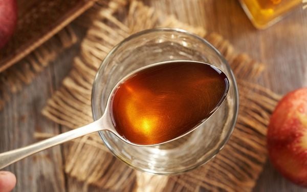 colher de sopa com vinagre de maçã