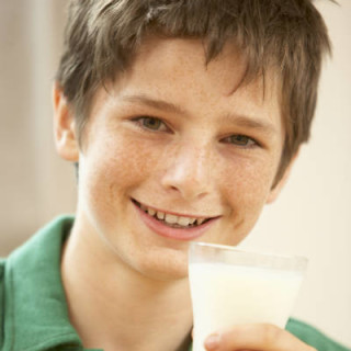 A falta de cálcio nos adolescentes pode gerar uma série de problemas de saúde - Foto: Getty Images