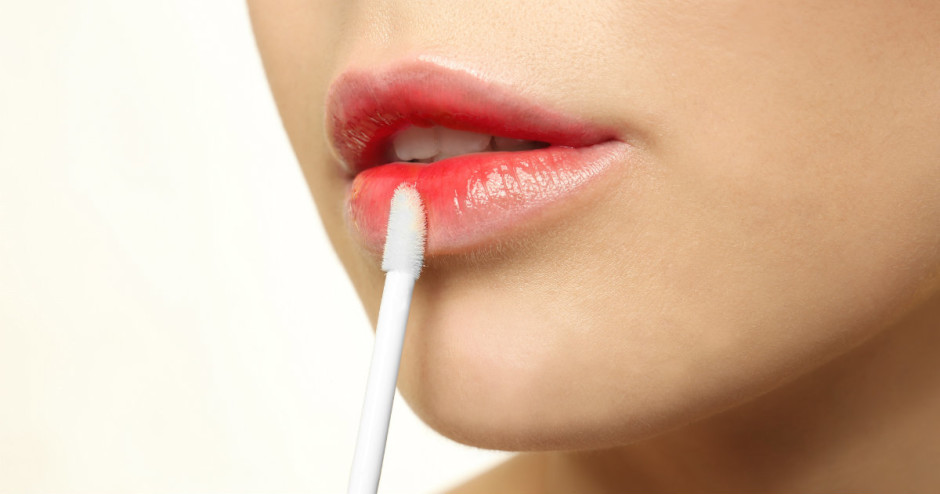 Lip tint: o que é e como usar como batom, blush e sombra