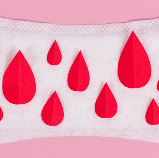 3 dias que está saindo esse sangue rosa e minha menstruação está atrasada