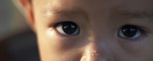 closeup dos olhos de uma criança