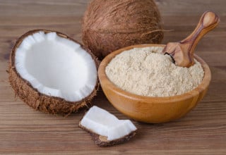 Farinha de coco pode substituir farinha de trigo, por exemplo - Foto: Shutterstock