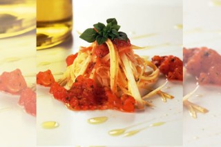 Espaguete de pupunha com tomate e ervas - Foto André Ctena