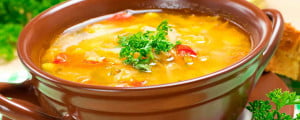 Sopa super fibras com legumes e farinha de berinjela