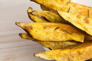Chips de batata-doce - Foto: joannawnuk/GettyImages