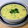 Sopa de brócolis com queijo low carb