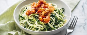 Spaghetti de abobrinha com molho rosé