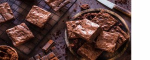 brownie de chocolate em pedaços