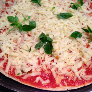 Aprenda a fazer uma massa de pizza com chia - Foto: Reprodução Lidiane Barbosa