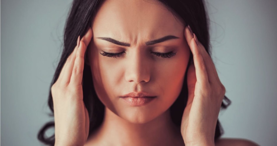 Dor de cabeça pode ter diversas causas, algumas até sérias - Foto: Shutterstock